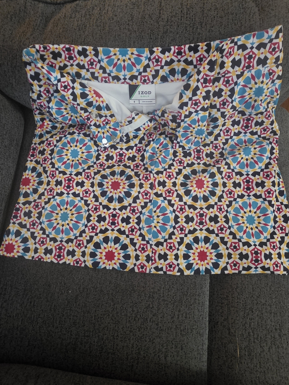 IZOD Golf Geometric Printed Skort in Multi-Color